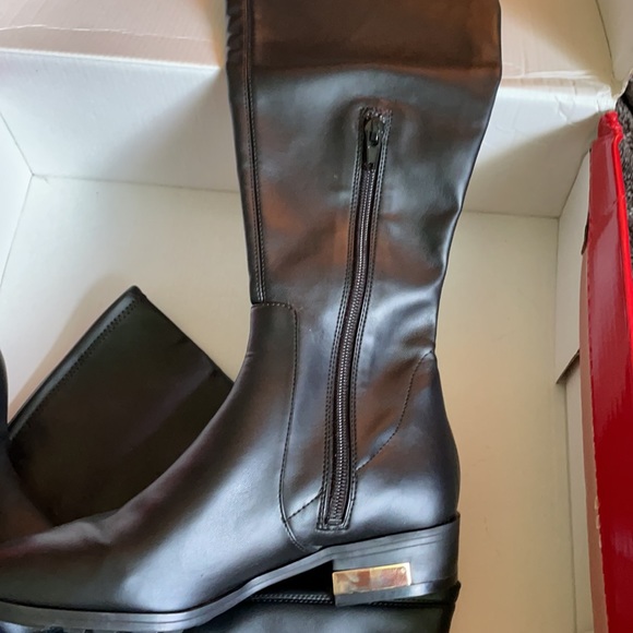 Guess knee high boot - Picture 3 of 4